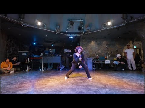B-GIRL AKIRA aka あきら様 - YouTube