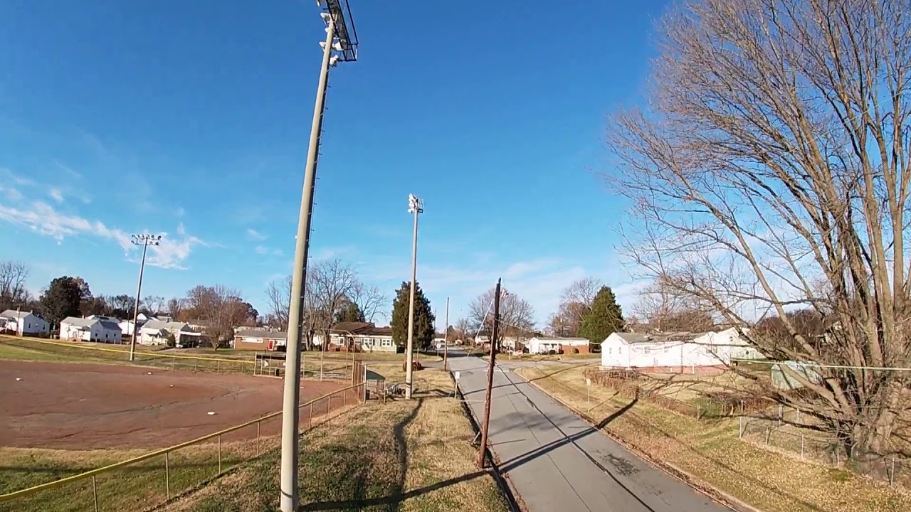 Flying Racing Drones Spedix Black Knight 210 Practicing At The Park 