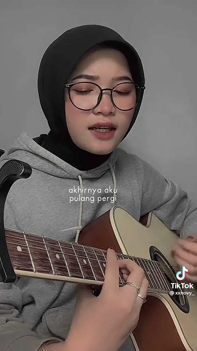 Novi Aprilia cover yang penting happy || kalau cinta sudah membara