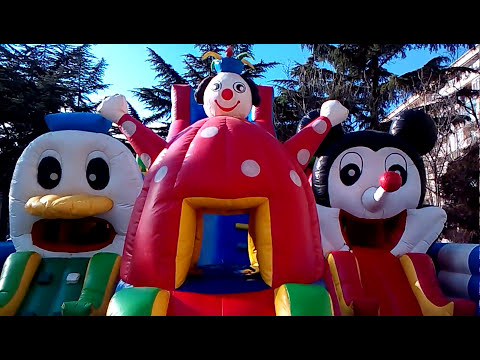 ანა სრიალებს დისნეის გმირებზე. Ана диснейских горках