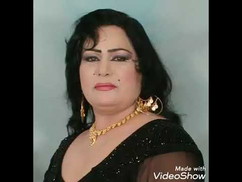 ساجده عبيد يمين يسار