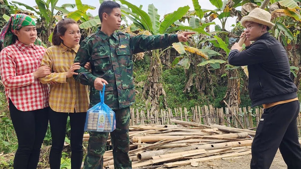 timely help when wife is in trouble - catching fish to sell at the market