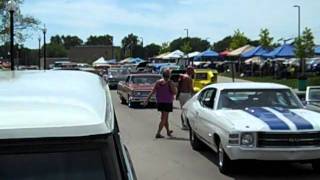 Parade of hot rods, classic cars at Goodguys show in Des Moines 2011