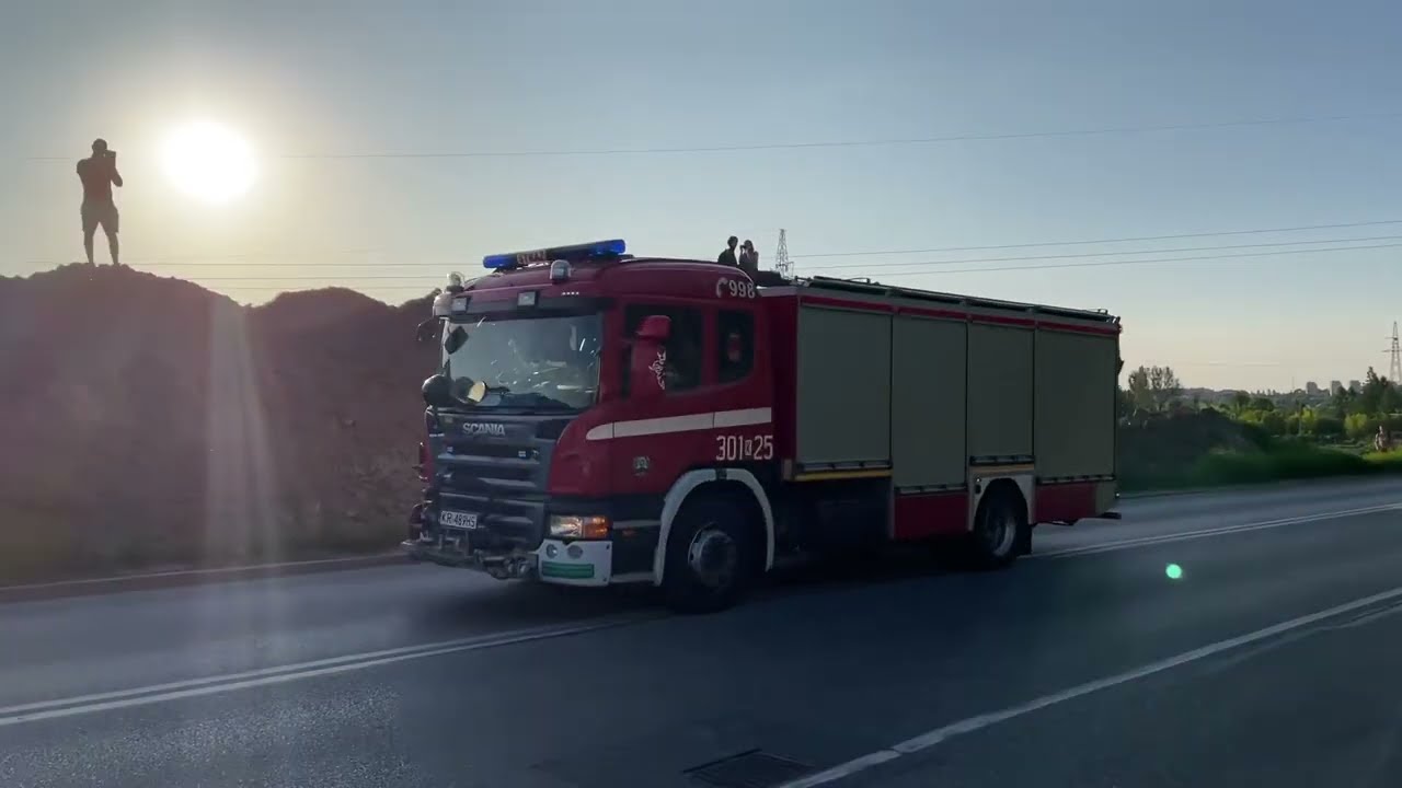 [Mega Trąby, PA300!] 301[K]25 - "Tunelowa Scania" z JRG 1 Kraków alarmowo do pożaru.