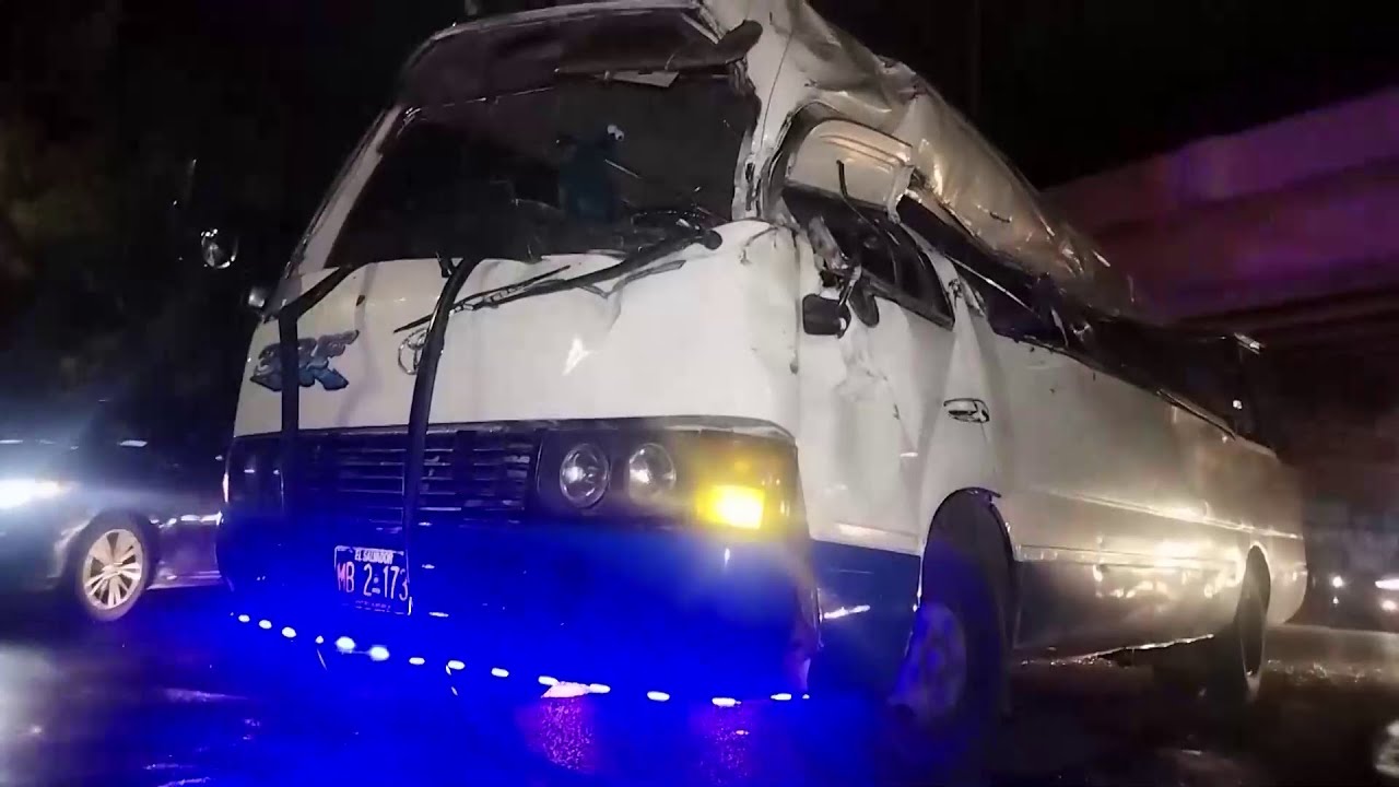 19 personas lesionadas tras accidente de microbús de ruta 38F