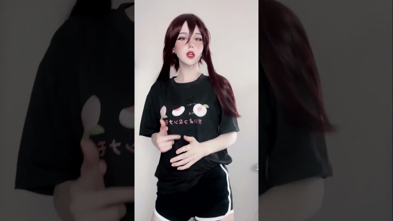 Hiii it’s Megumin #cosplay #anime #cosplayer #konosuba #megumin