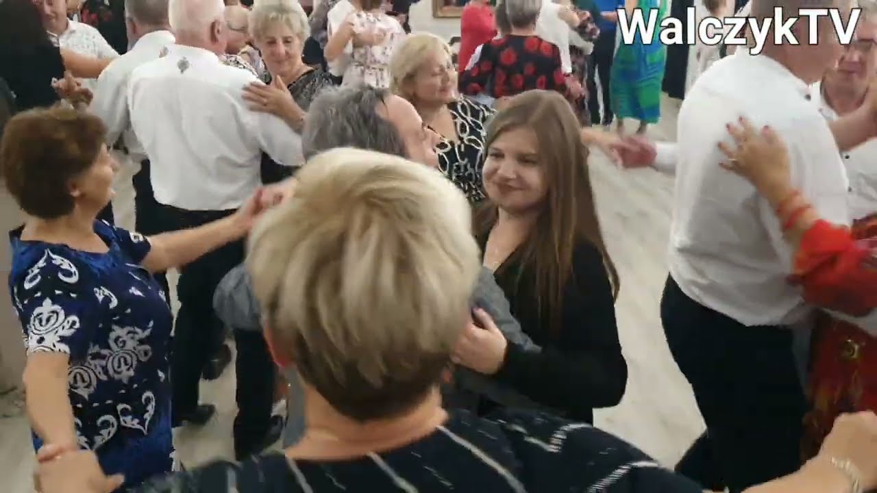 BYŁAŚ SAMA WŚRÓD LUDZI tak jak ja byłem sam romantyczny utwór na zabawie w Złotym Dworze 