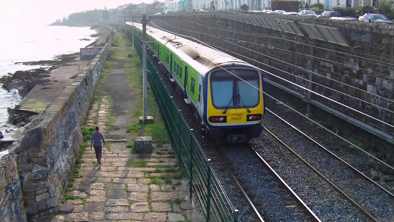 Irish Rail 29000 Class DMU 29107 - Blackrock Station, Southbound