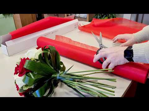 Video: Bouquet di rose fai da te: come tagliare e disporre le rose in un vaso