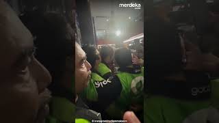 Pecah Tangis Nadiem Makarim Dipelukan Driver Ojol Usai Dituntut 18 Tahun Penjara 