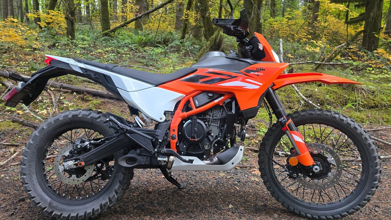 KTM 390 Enduro R 2025 года / Первая поездка и обзор / Асфальт, гравийные дороги и тропы! Как он с...