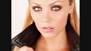 Laura Vandervoort SEXY