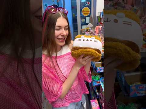Чуть не съела кота Пушин 🫣😻 WB 249123653 #pusheencat #мягкиеигрушки Лабубу Капибара Лама Кучеряма