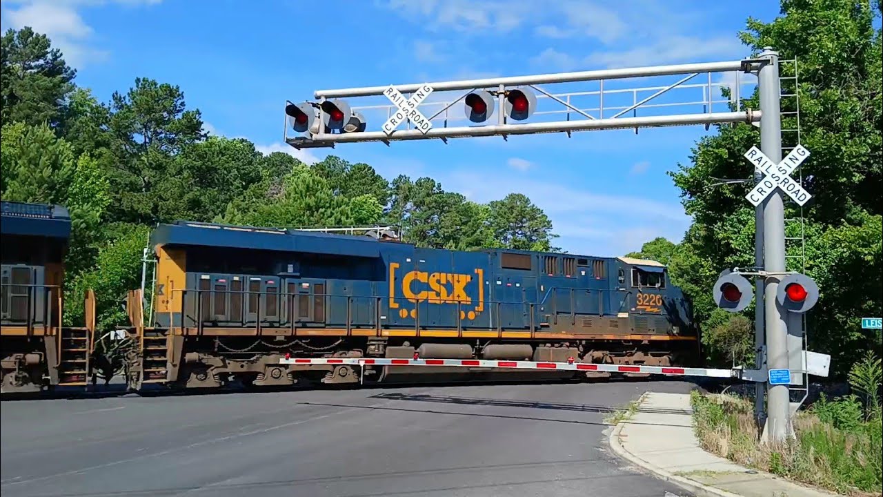 CSXT 3220 Leads CSX Train M280 Across Saint Andrews Road On The CN&L ...