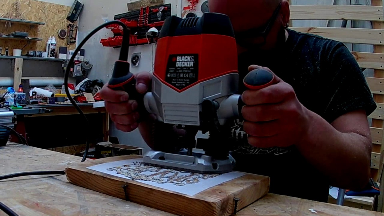  New Stolarz Brodaty- Carpenter's workshop - Frezowanie napisu w drewnie