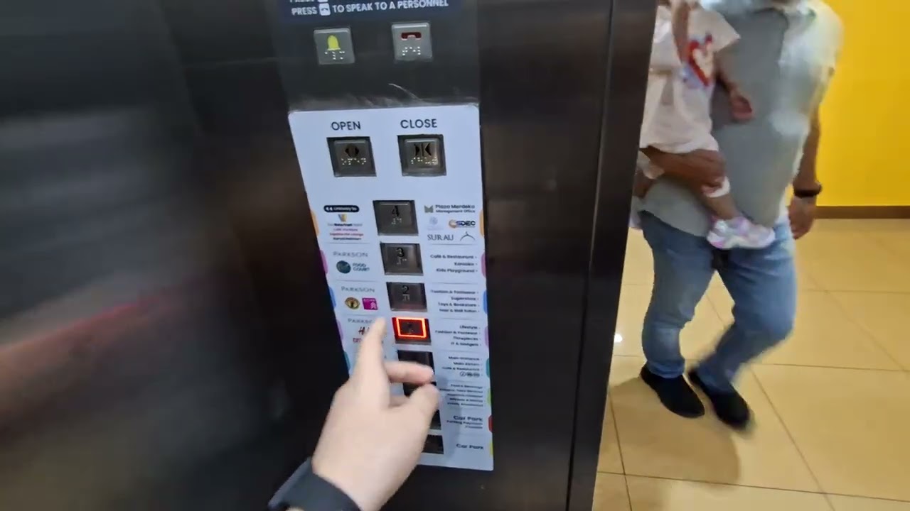 Toshiba & Generic Traction Elevator - Plaza Merdeka Kuching Malaysia