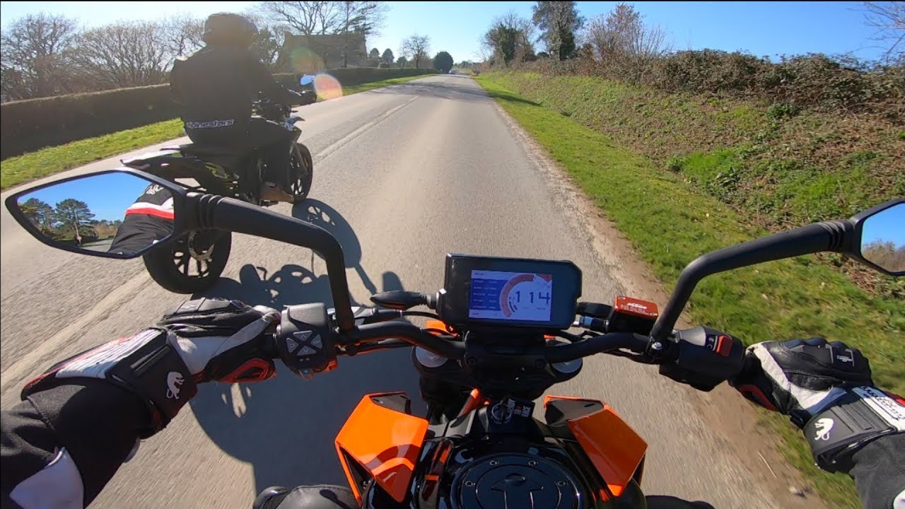KTM 390 DUKE A2  VS  70 PRO-RACE 3 !! DSL MAIS C'EST MEME PAS COMPARABLE !!! Test KTM 390 DUKE