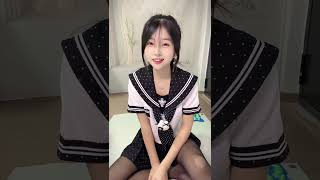 Streamer talks dating preferences and fangirl moments! Admits to liking Esther Yu and Jay Chou, s...