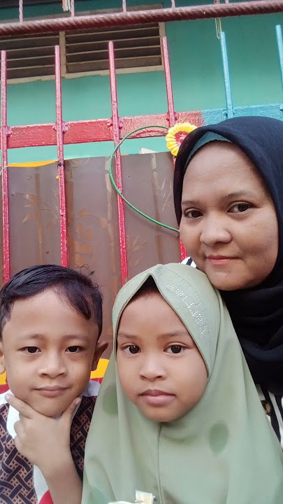 begtu cepat nya tuhan kau ambil nyawa istriqu,,dan kebahagiaan anak2qu 🥺🥺🥺
