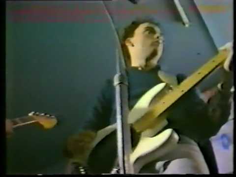 the-chills---bite-(live-at-the-rumba-bar,-auckland,-15-may-1982)