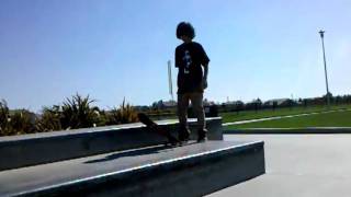 Kickflip 2 block ledge