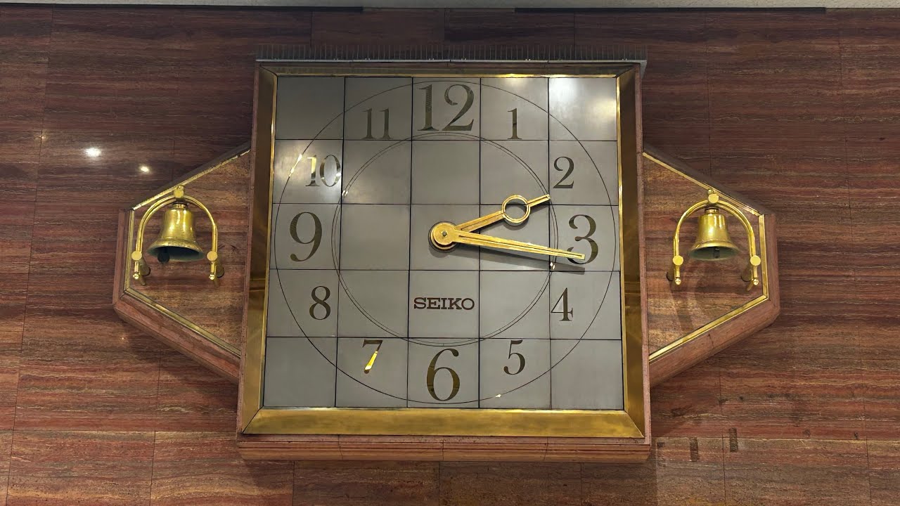 Sogo Yokohama Store Old World Doll Clock 3 PM Time Signal - YouTube