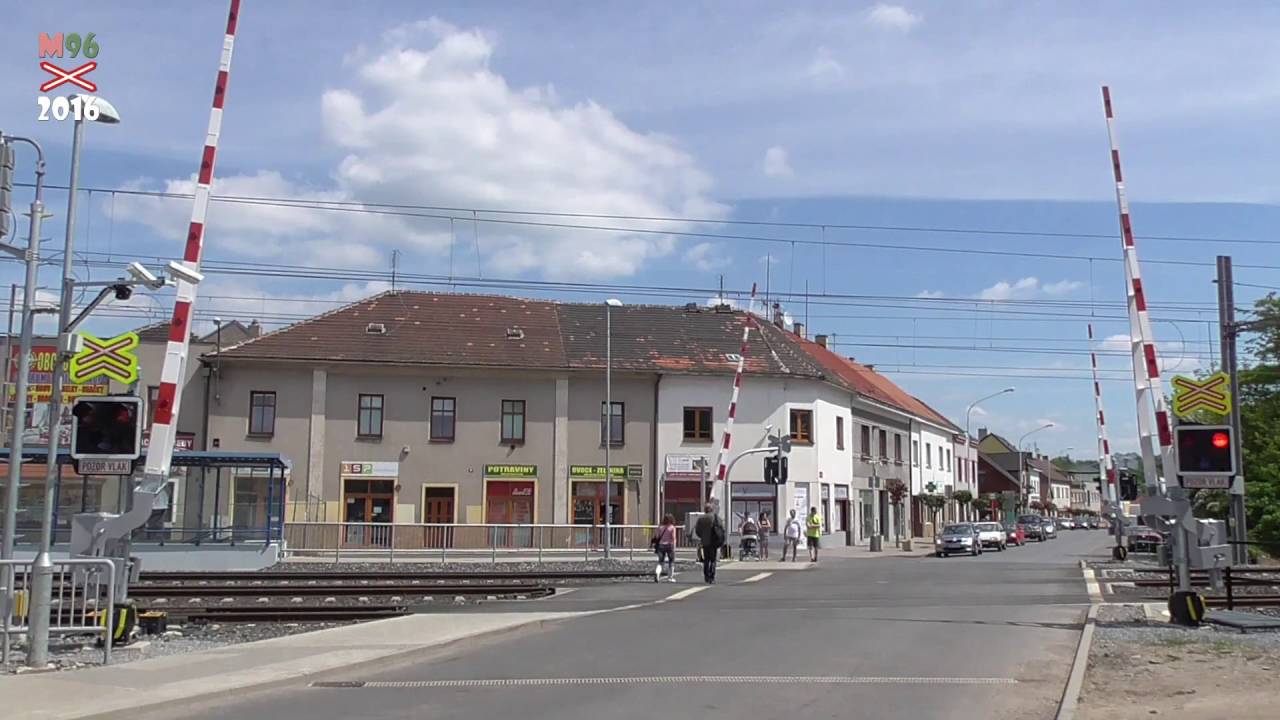 Železniční přejezd Úvaly [P4933] - 21.5.2016 / Czech railroad crossing