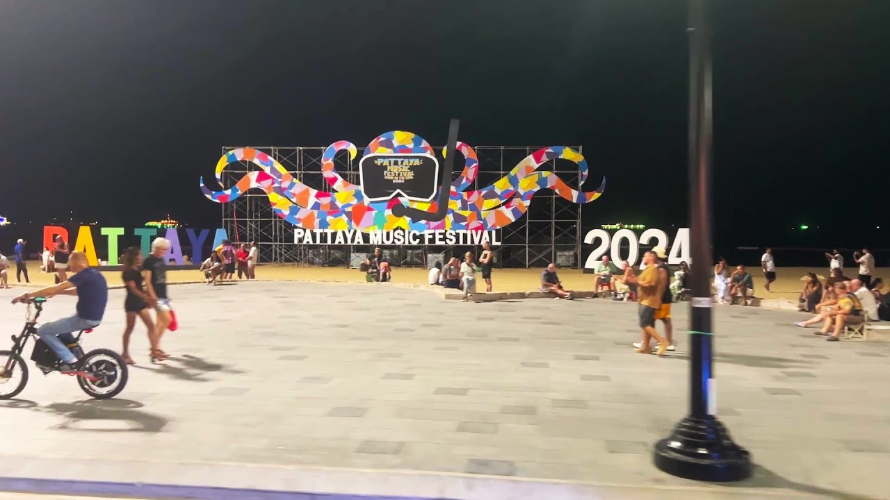 Beach Road by Baht Bus (Songthaew) Pattaya Thailand 13 March 2024 - YouTube