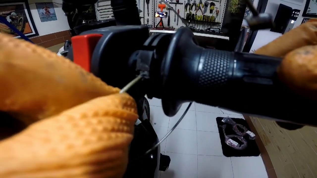 💀 🏼🧰 Yamaha FZ25, recambio de cables acelerador y clutch. Capítulo 1️⃣