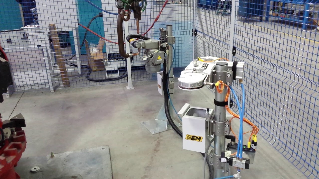 Caps Changer G90+G30 - YouTube