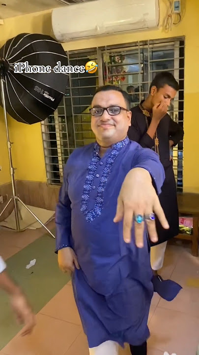 iphone dance ❌ Apple dance ✅ | #shorts #funny #iphone #trending
