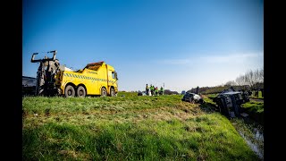 Download Lagu Vrachtwagen in de sloot door ernstig ongeval MP3