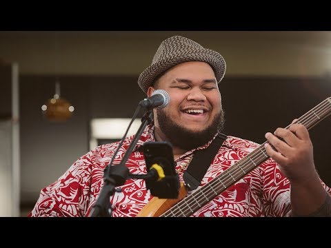 Josh Tatofi - Henehene Kou Aka (HI Sessions Live Music Video)