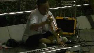 Video thumbnail of "Brilliant street musician in Osaka, Japan こまつ"