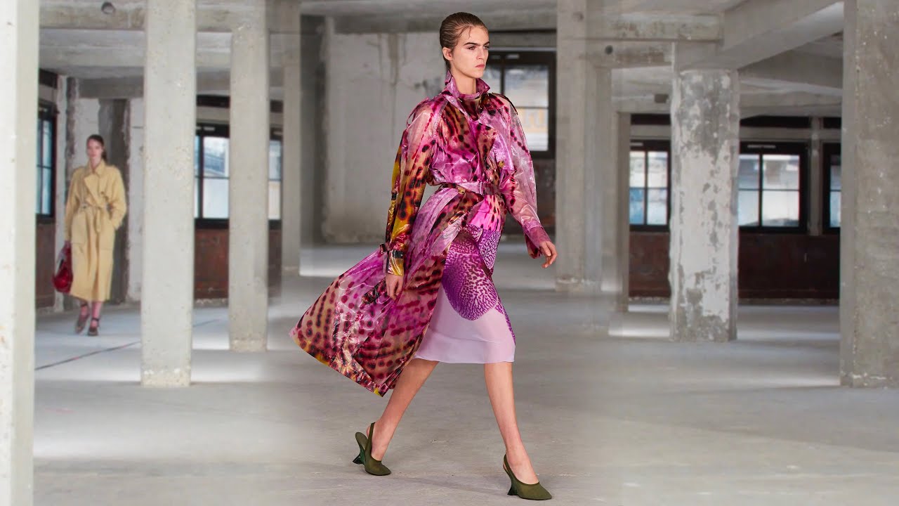 Dries Van Noten | Spring/Summer 2025 | Paris Fashion Week - YouTube