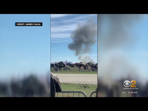 6 feared dead after planes crash during Texas air show