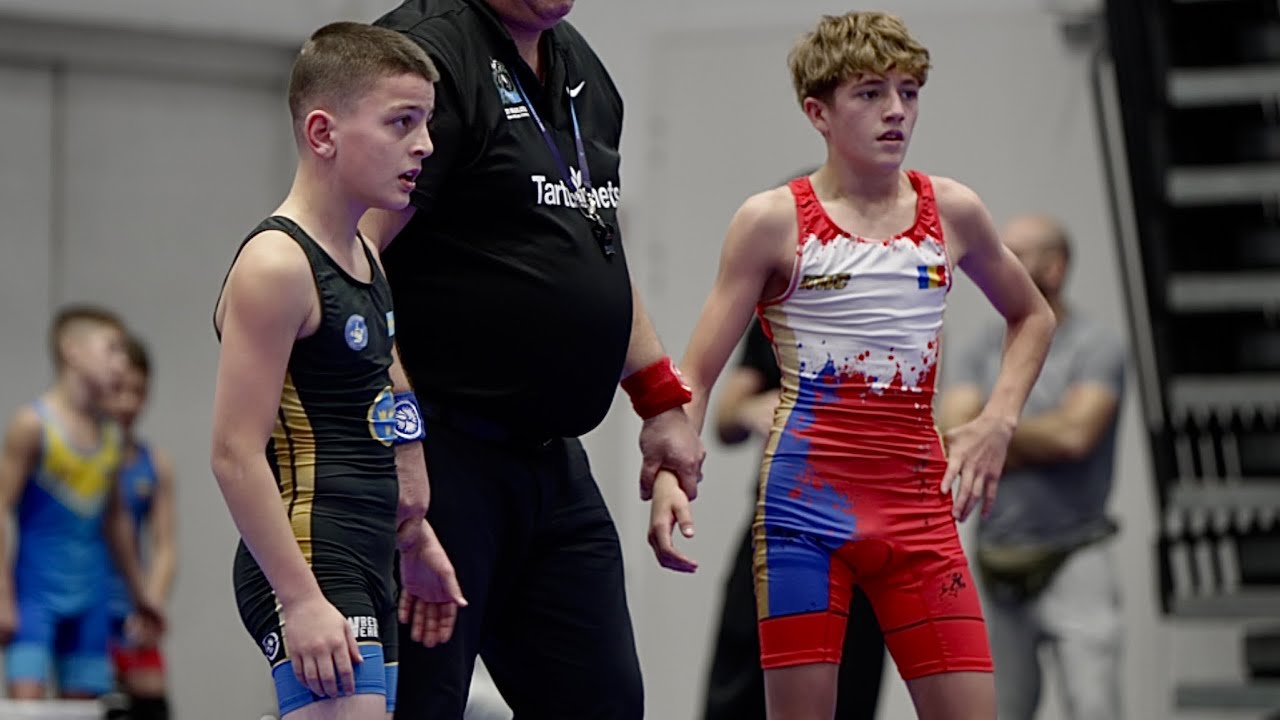 U13 Darius Romocea (ROU) vs Malik Khasanov (SWE) 38kg. Greco-roman boys  wrestling tournament