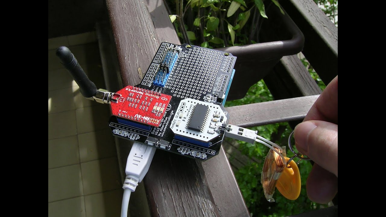 RFID based inventoriing on an SQL server in the principle of IoT - YouTube