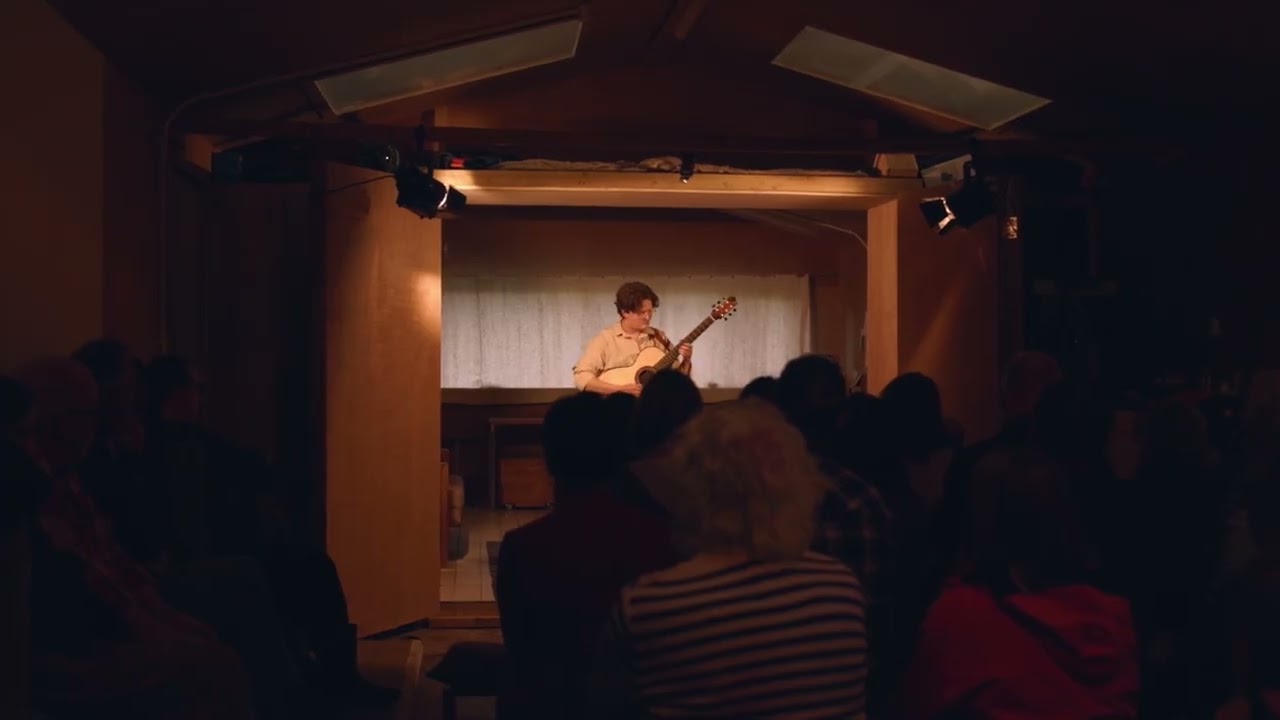 在 YouTube 上觀看「Torus - Iona Lane - Live at Knockvologan, Isle of Mull」 在 YouTube 上觀看「Torus - Iona Lane - Live at Knockvologan, Isle of Mull」