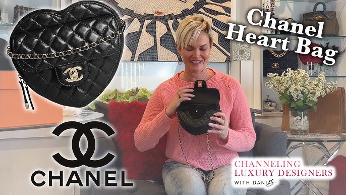 CHANEL HEART BAG UNBOXING *Chanel 22S Heart Large Review, What Fits,  Modelling Shots* FashionablyAMY 