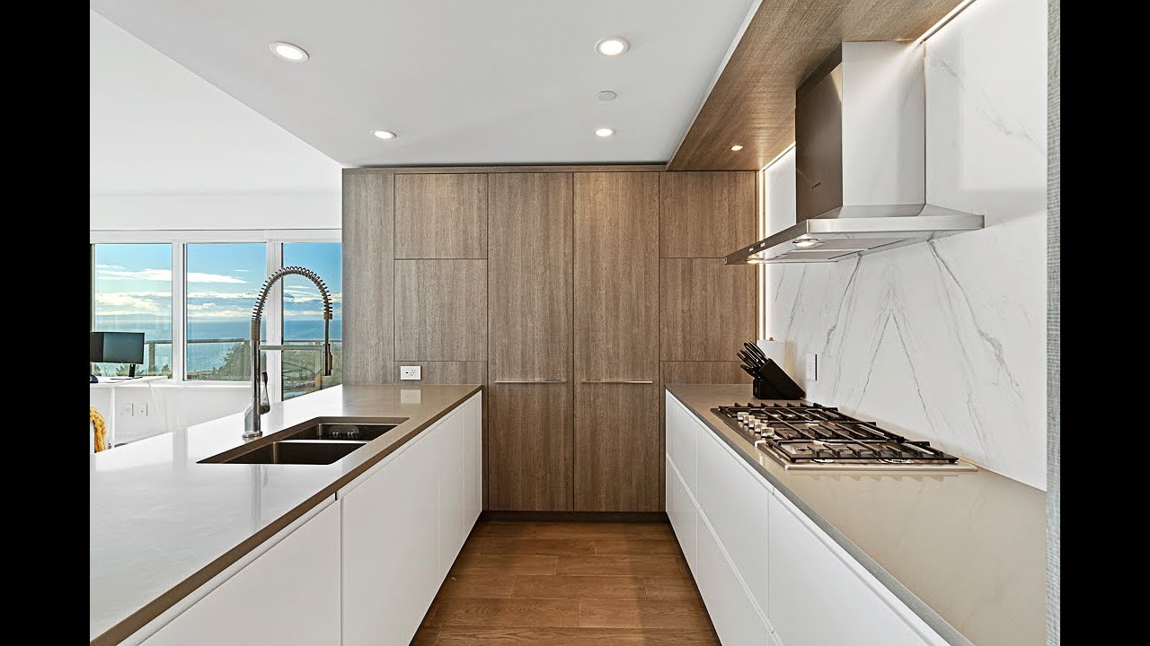 White rock Miramar Village