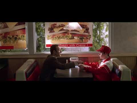 Лестер устраивается на