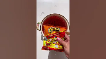 سالي جابت لمنى هدية Macandcheese 