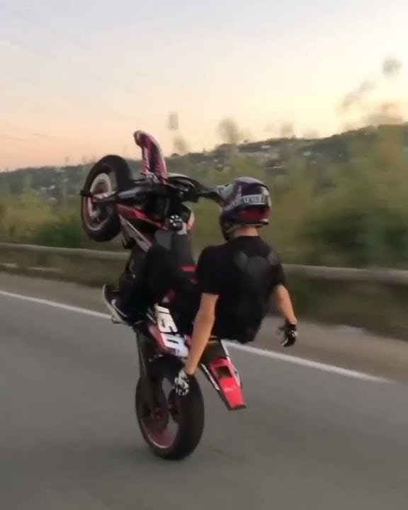 #SHORTS | WHEELIE MOMENT SUPER MOTO😍 #KLX #MOTOR CROSS