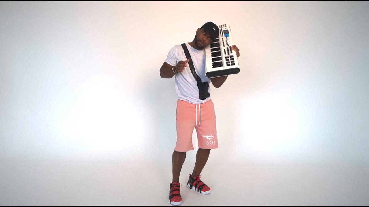 Mira Cblock muzic - Safe Space (Official Video) en YouTube Mira Cblock muzic - Safe Space (Official Video) en YouTube
