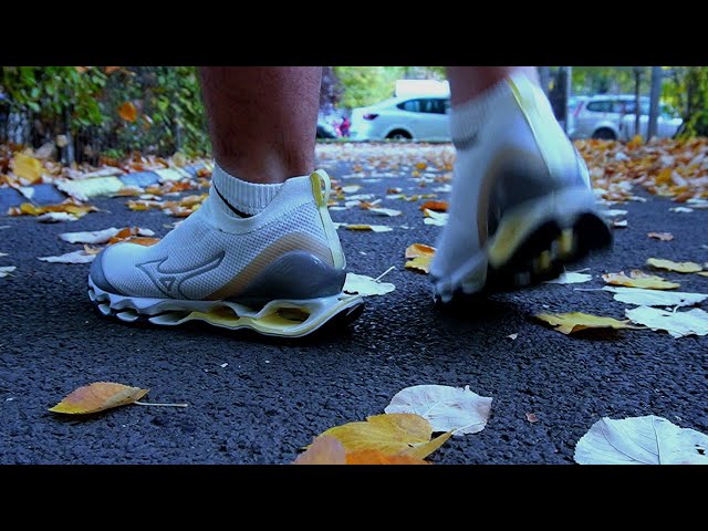 Mizuno Wave Prophecy Beta, customized & on feet - YouTube