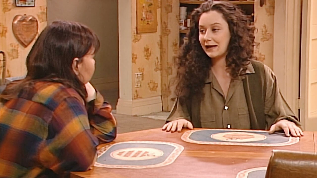 “LET DAVID MOVE IN!” – Roseanne Faces TEEN LOVE and the TOUGHEST Request Yet!