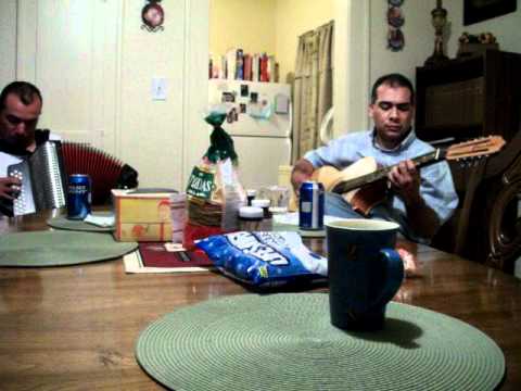 Tragos De Amargo Liquor-Sergio Y Santiago