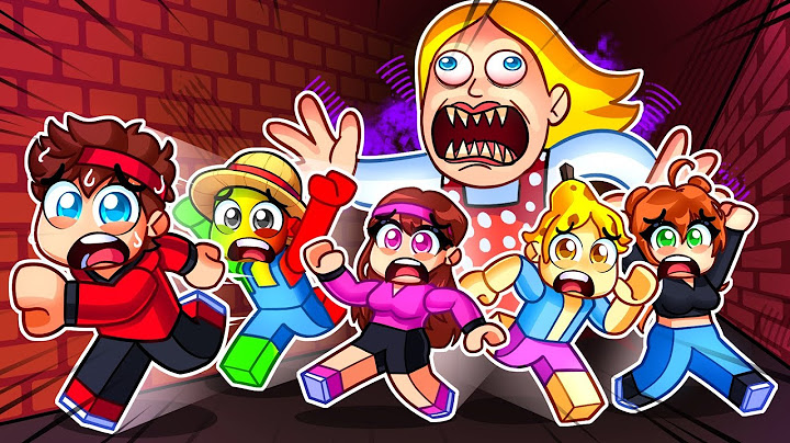 We have to run away from school with my FANGIRLS on School Time Roblox!