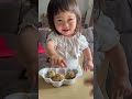 【できみちゃん】お肉だけ食べないように再度オニギリ作戦！ #shorts #youtubeshorts #ショート #赤ちゃん #パパっ子 #娘 #赤ちゃんのいる生活 #1歳10ヶ月